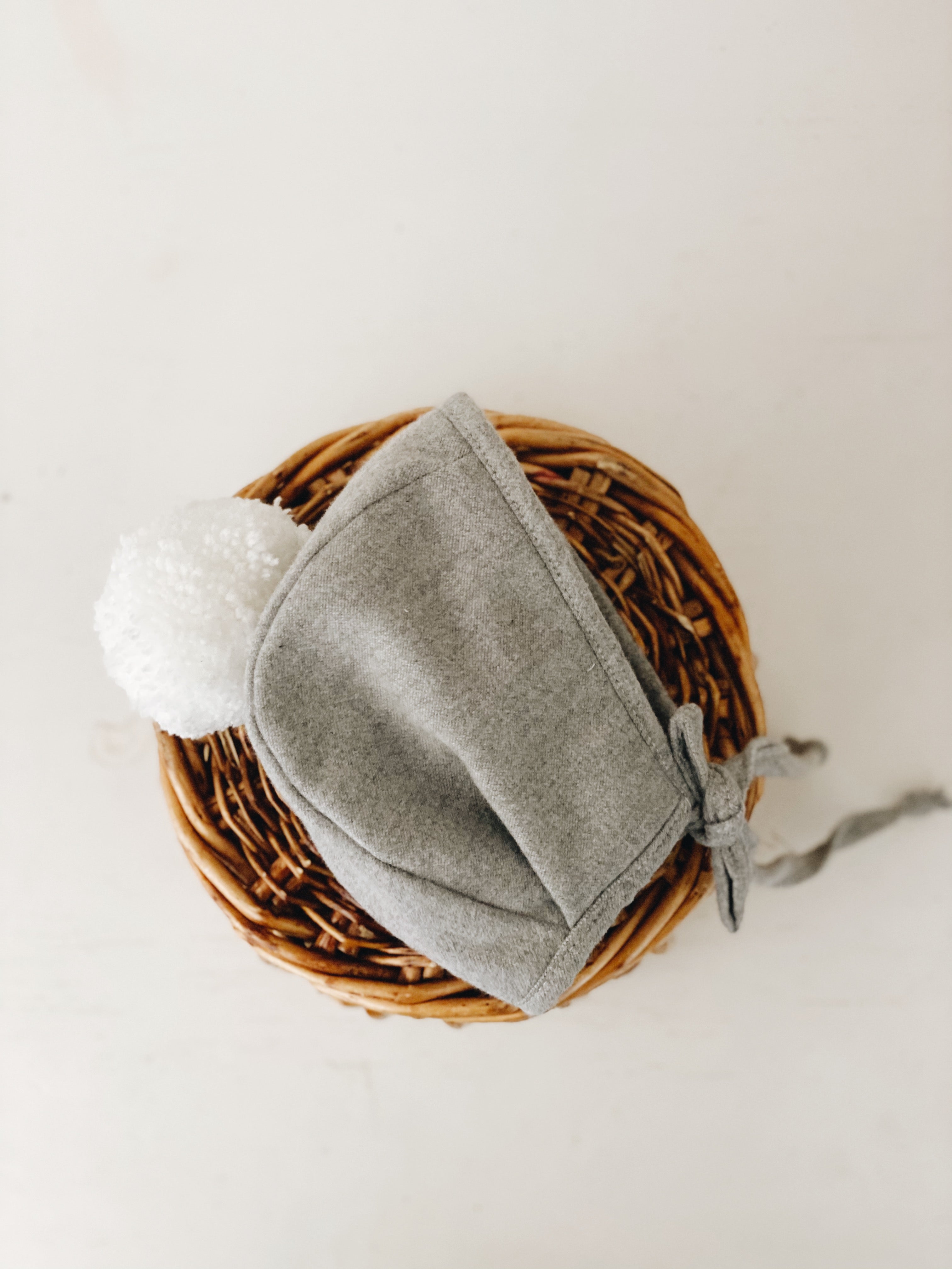 Gray flannel Pom bonnet